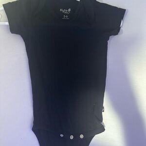 Kyte baby 3-6 months black body suit